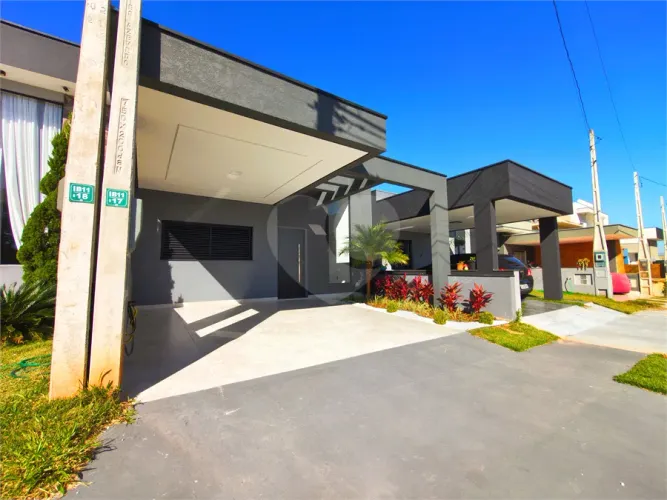 Casa à venda com 3 quartos, sendo 1 suíte, no condomínio Horto Florestal Villagio, Sorocab