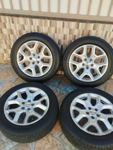4 Rodas 5x110 aro 17 (original do Jeep Renegade 4x4 diesel longitude) 