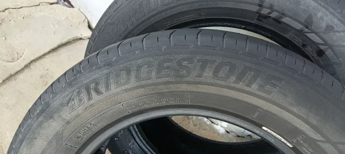PNEU Bridgestone aro 15