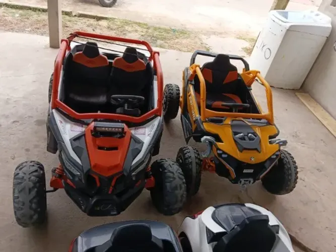 carrinhos eletricos infantil semi novo lote de 4 carrinho de grande e pequeno porte.