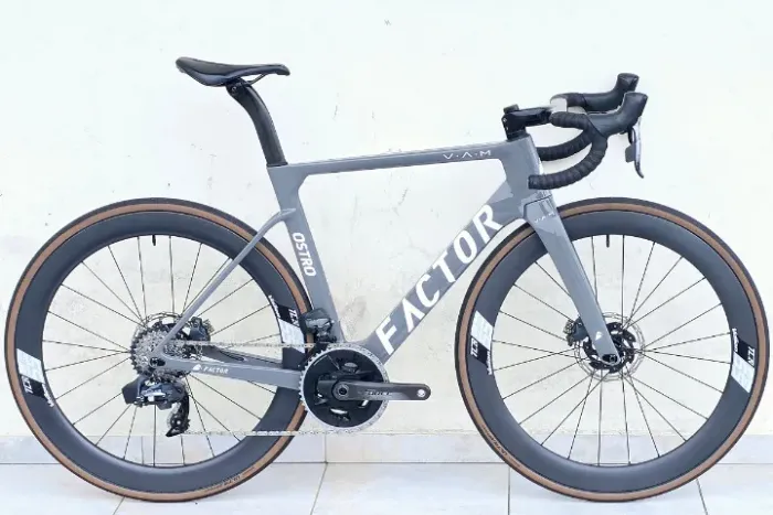 Factor Ostro VAM Carbon Disc 2022 Tam 54 - Sram Force 12v - Rodas Vision SC55 - Speed Road