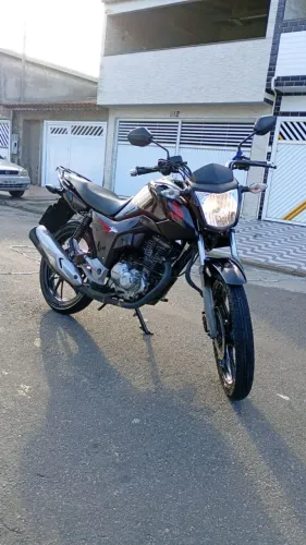 Vendo Fan 160 alarme chave reserva pneus novos relação nova doc ok em meu nome.