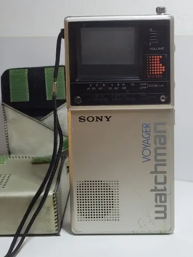 Mini TV Vintage Sony Watchman FD-20AEB 1985 Com Capa Coleção