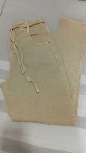 ? Calça de Sarja Bege Pool Jeans (Riachuelo) - Cintura Alta com Faixa