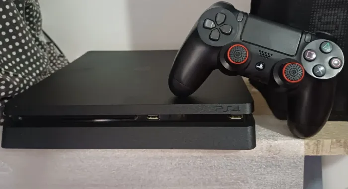 PS4 1tb destravado na 9.00 - Ler toda descrição 