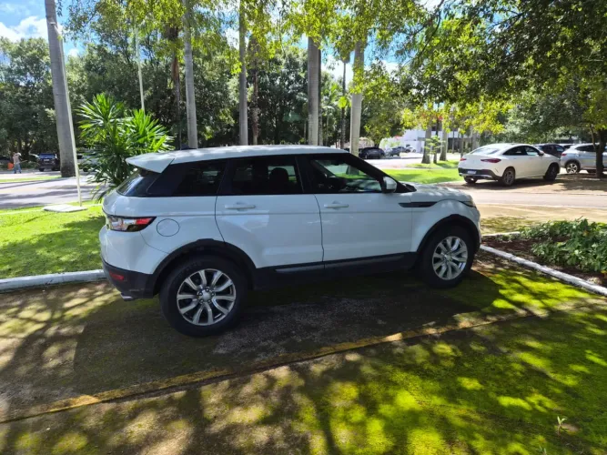 Land Rover Range Rover Evoque Pure 2.0 Aut. 5P 2014