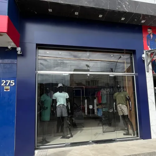 Fachada de loja em ACM