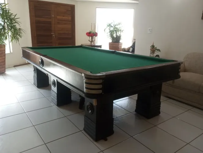 Mesa de Sinuca Inglesa (BRUNSWICK)
