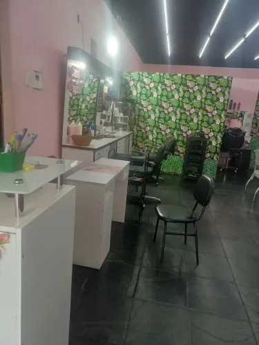 Preciso de manicure com experiencia e que faz unha de gel