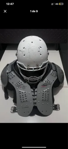 Helmet mais shoulder schutt