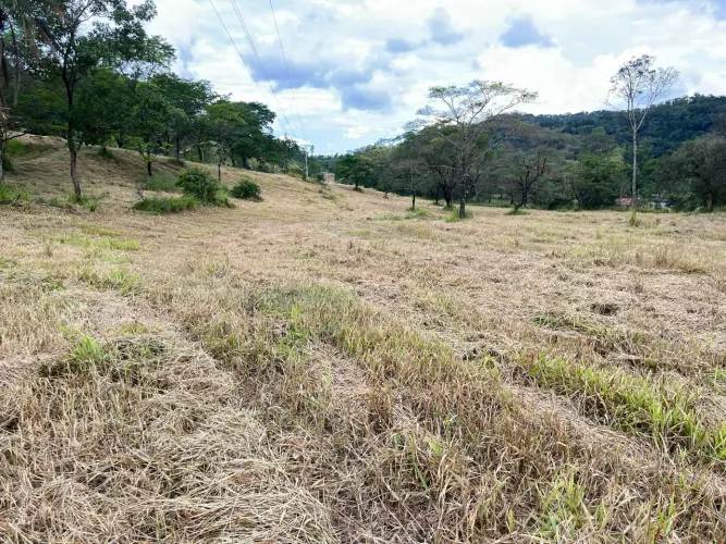Fazenfinhas rurais em Pará de Minas