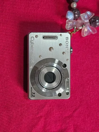 Câmera Sony Cyber-shot DSC-W55 7.2 MP ?