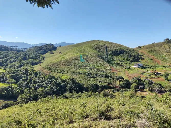 TERRENO COM ALTITUDE DE 1.500 MTS EM SAPUCAI MIRIM-MG