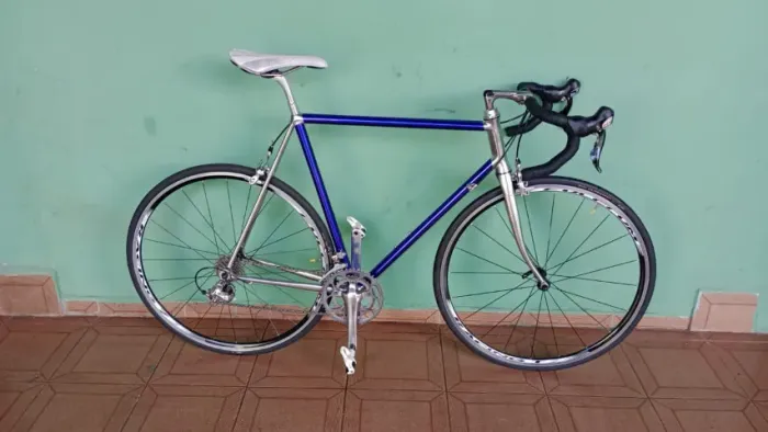 BICICLETA VITUS COM GRUPO SHIMANO ULTEGRA MARAVILHOSA