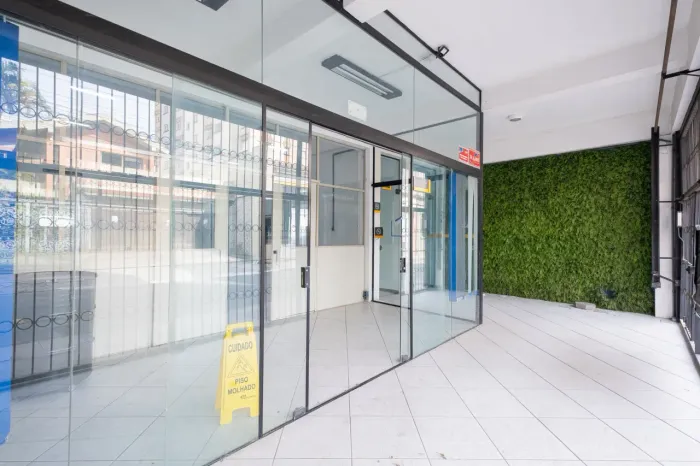 Prédio comercial à venda no centro de Pelotas - 750m², 7 amplas salas e estrutura ideal pa