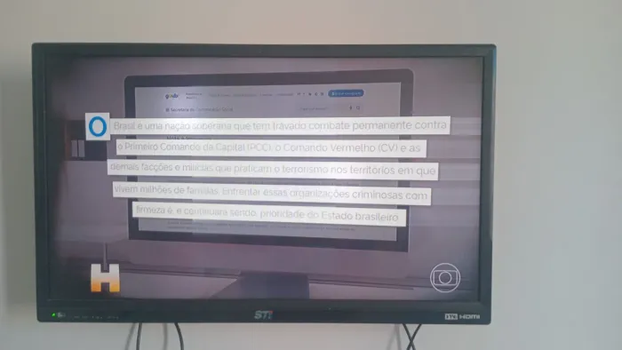 Tv Semptoshiba 32" Não é SMART
