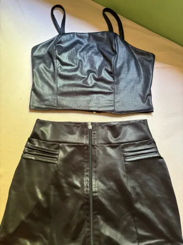 Conjunto saia e blusa perfeito para shows