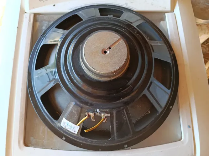 Vendo dois Auto Falantes de 15 e de 12 polegadas 