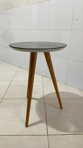 Mesa de canto 
