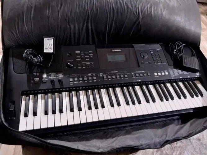 Teclado Yamaha Psr E463 Semi-novo + Suporte X + Cabo P10