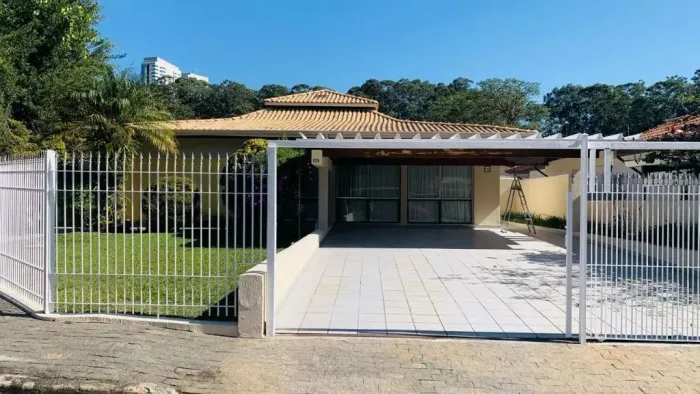 Casa à venda com 4 dormitórios e 4 garagens no Parque Continental, São Paulo