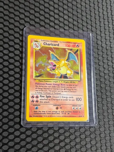 Charizard Base Set 04/102 SP Holo