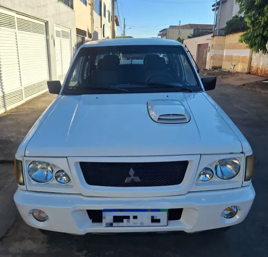 Mitsubishi L200 GLS 2.5 4X4 CD Diesel 2004