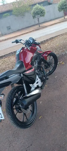 Vendo Moto Titan 2025 único dono