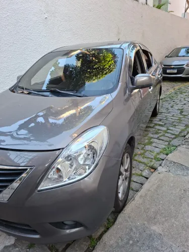 Nissan Versa SL 1.6 16V Flex Fuel 4P Mec. 2014