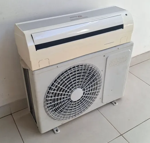 Ar Condicionado 12000btus. Quente e frio