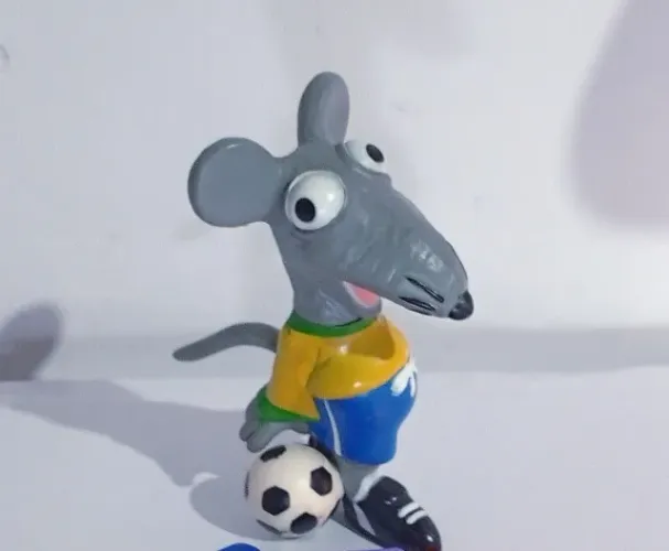 MINIATURA RATO JORNAL FOLHA DE SÃO PAULO