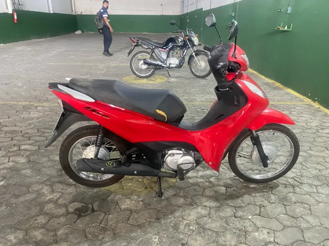 Honda biz impecável
