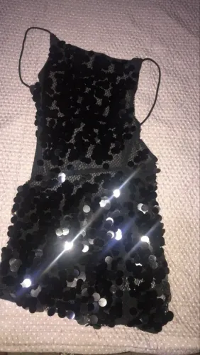 Três vestido usado só uma vez
