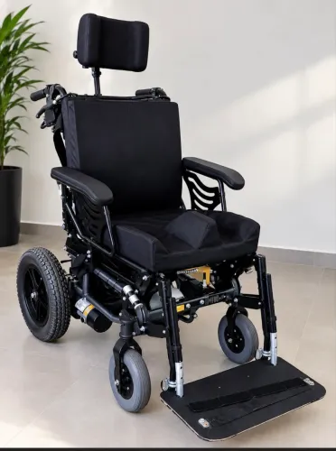 Vendo Cadeiras de rodas motorizada