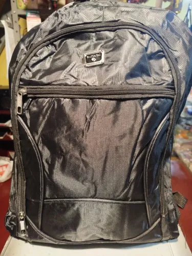 Mochila preta unissex com repartição para notebook 