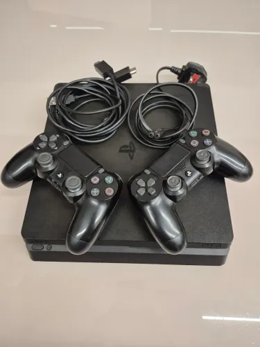 Playstation 4 Slim com mais de 1000 jogos. ÚNICO DONO.