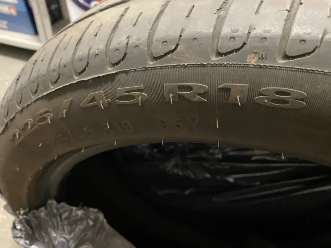 Vendo pneu aro 18 Run flat medida 225/45/18
