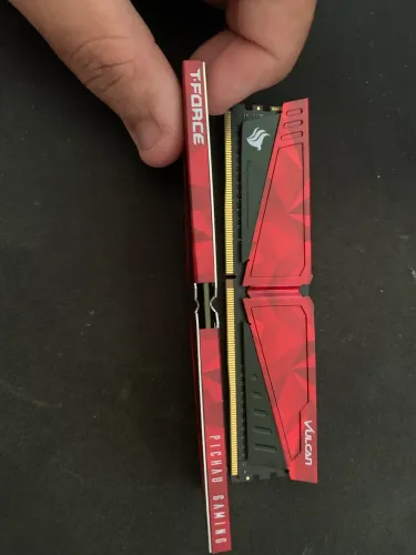 Memoria ramT-Force Vulcan Pichau  (2x8) DDR4 2666Mhz Vermelha