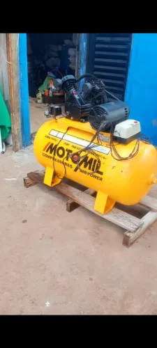 Vendo um compressor de 15 pés 150 litros moto valor 3000mil