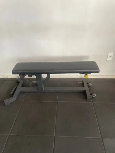 Banco regular para treino musculação