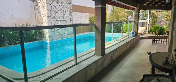 Casa a Venda em Praia Grande no bairro do Canto do forte
