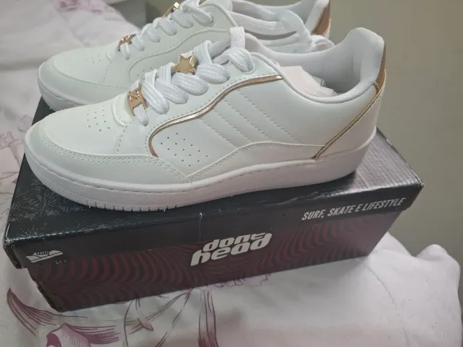 Tenis branco casual feminino