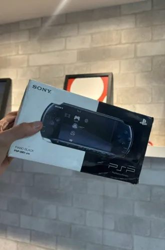 PSP 3001 MUITO NOVO NA CAIXA COM GARANTIA !