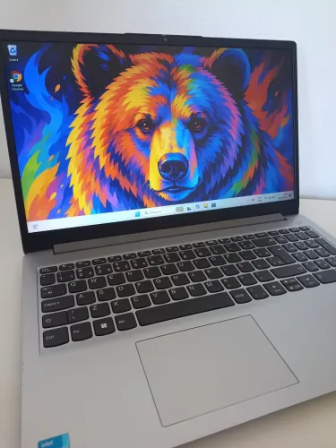 Notebook Lenovo 8GB bem conservado