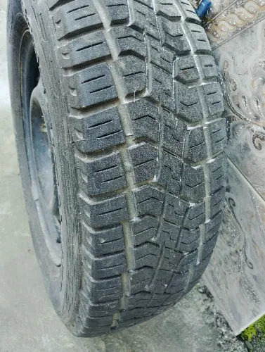 Penei semi novo com aro 16