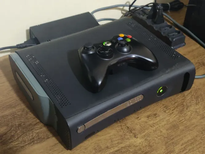 Xbox 360 - HD 500GB RGH Aurora 50 Jogos