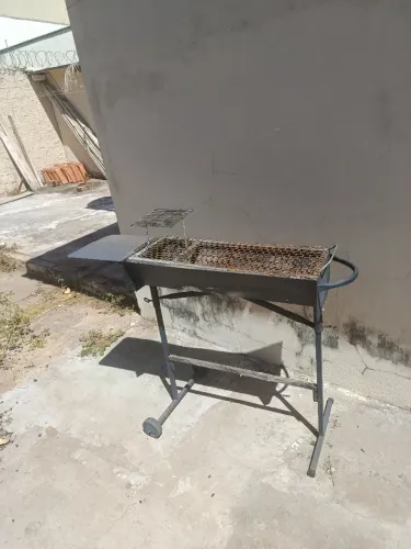Churrasqueira para espetinhos 