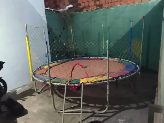 Pula pula brinquedo infantil desapego