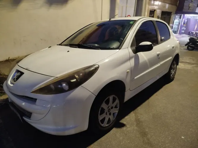 Peugeot 207 XR 1.4 Flex 8V 5P 2013