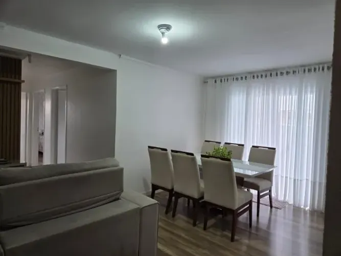 Apartamento no Porto das Laranjeiras com 3 quartos amplos e mais dependências..